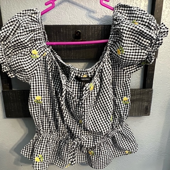 Forever21 Off the Shoulder Top - Picture 2 of 6